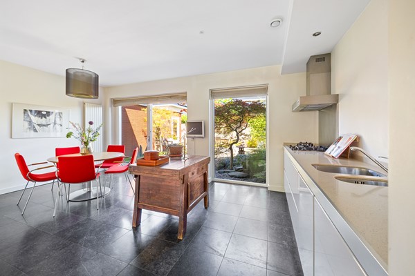 Medium property photo - Beekjufferhof 9, 2492 RD The Hague